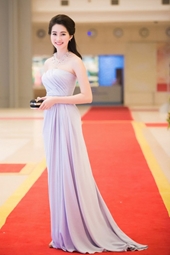 Thu Thảo, Linh Nga mặc đẹp nhất tuần với thiết kế Việt