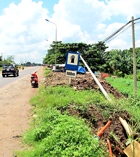 Làm hư đèn đường sao không sửa