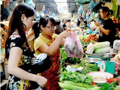 Giá hàng hóa lờ tịt dù xăng 7 lần giảm