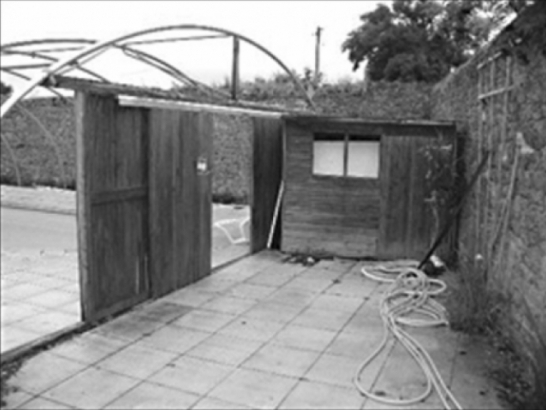 Ác mộng tại lâu đài Pháp cổ- Kỳ 3 Bí ẩn vây quanh