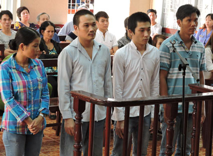 Dùng luật rừng để đòi nợ