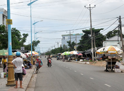Chiếm dụng lòng đường, vỉa hè để buôn bán