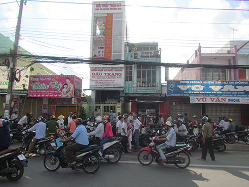 Cướp thẩm mỹ viện giữa ban ngày