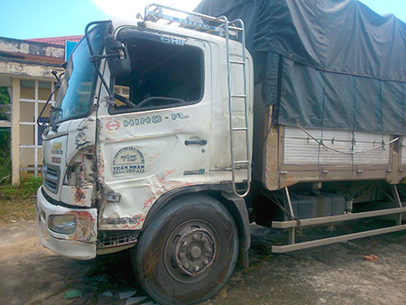 Vụ hai xe tải mâu thuẫn dẫn đến chết người Bài học cho cánh tài xế ngông nghênh, côn đồ