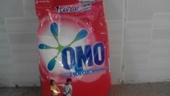 Phát hiện bột giặt in nhãn hiệu OMO có nhiều điểm bất thường, nghi là hàng nhái