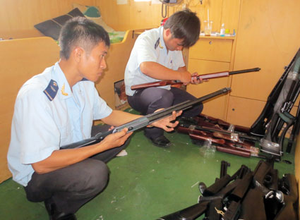Thu giữ 94 khẩu súng hơi nhập lậu