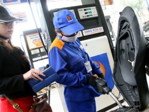 Giá xăng giảm 550 đồng từ 18h ngày 23 10