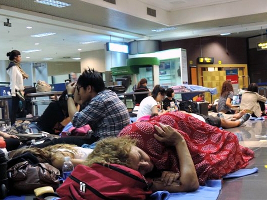 Xếp hạng chót, Nội Bài, Tân Sơn Nhất bị kiểm tra