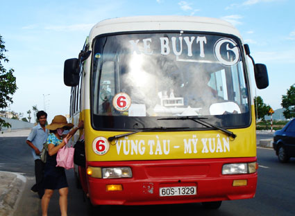 Hoạt động vận chuyển hành khách bằng xe buýt Vẫn còn nhiều vi phạm