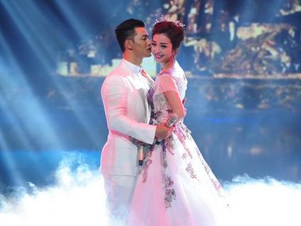 Jennifer Phạm lại cưới