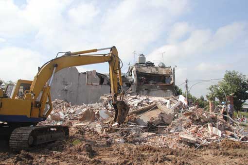 Điều tra nguyên nhân căn nhà 3 tầng lầu chưa xây xong đã sập