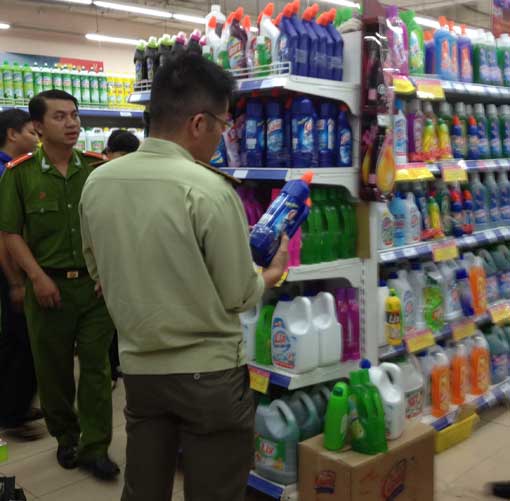 Liên quan đến vụ sản phẩm tẩy rửa nhãn hiệu MR CARE nhập nhèm nơi sản xuất Hé lộ nhiều sai phạm