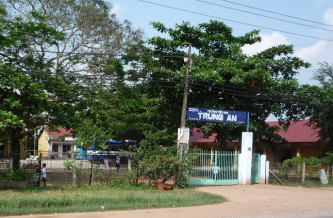 Giáo viên dạy lịch sử tự tử trong phòng Hiệu trưởng