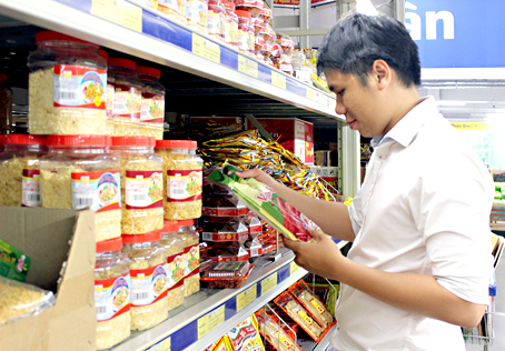 Bán lẻ hàng hóa đạt hơn 9 560 tỷ đồng