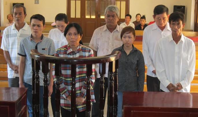 Phạt 90 triệu đồng nhóm lắc bầu cua và cá độ bóng đá