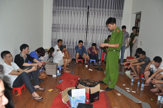 Đột kích, phá sới bạc lớn liên tỉnh