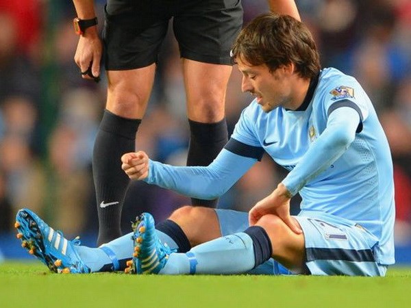 Man City nhận hung tin ngay trước thềm derby thành Manchester