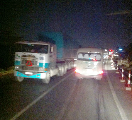 Kẹt xe gần 3 giờ đồng hồ trên Quốc lộ 1A