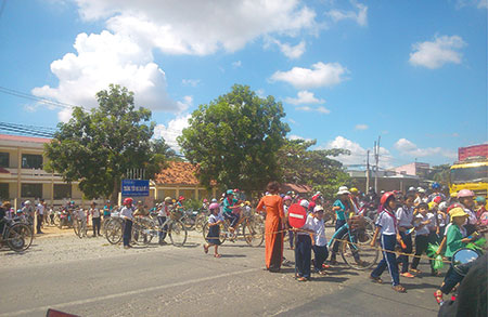 Cảnh báo tai nạn giao thông liên quan đến người đi bộ và trẻ em