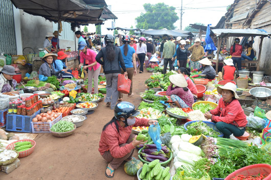 Krông Nô, nhiều chợ nông thôn lấn chiếm lòng, lề đường