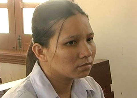 Kiều nữ  thổi lỗ tai