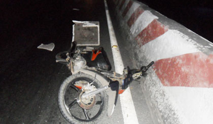 Mô tô va quẹt làm 3 người bị thương nặng