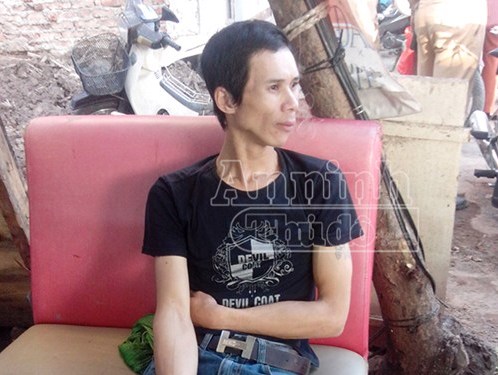 Con nghiện bị 141 bắt trong tình trạng phê đá