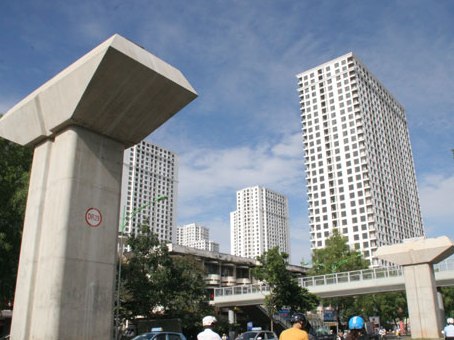 Ra ngoại thành mua đất, om tiền chờ Metro