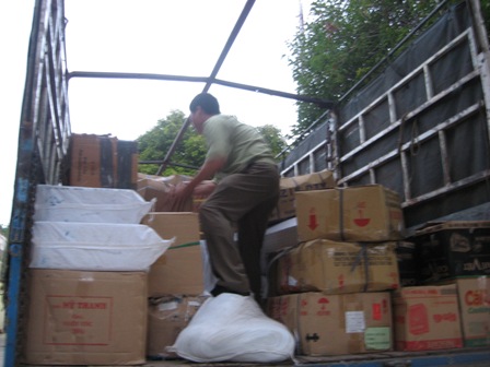 Tăng cường đấu tranh chống kinh doanh thuốc lá nhập lậu