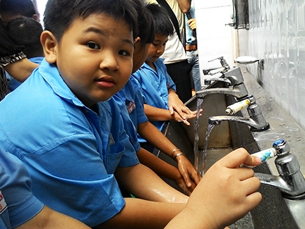 Hơn 200 học sinh cùng ốm do vi khuẩn gây ngộ độc