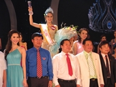 Hoàng Thị Phương Thảo đoại giải Hoa khôi cuộc thi Nữ sinh viên Việt Nam duyên dáng 2014
