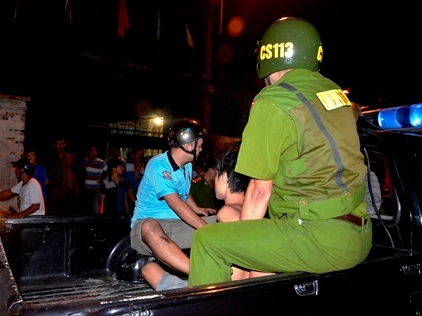 Hơn 1 giờ khống chế kẻ cầm kéo dọa truy sát nhiều người