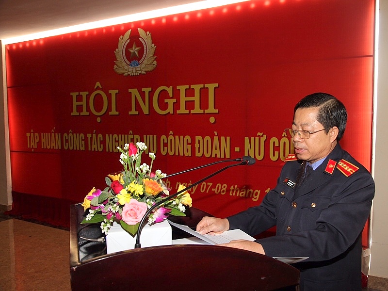 Đồng chí Bùi Xuân Ngọc, Phó Chánh Văn phòng VKSNDTC, Phó Chủ tịch thường trực công đoàn VKSNDTC phát biểu tại Hội nghị.
