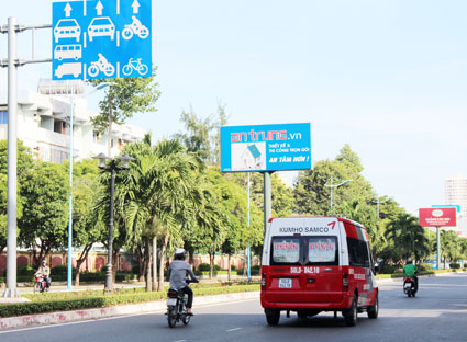 Người điều khiển xe gắn máy, xe đạp đi sai phần đường Nguy cơ mất an toàn rất cao