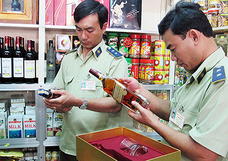 Tăng cường công tác chống buôn lậu, hàng giả, gian lận thương mại