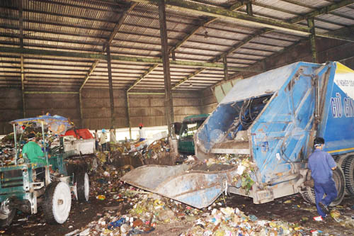 Phát hiện thi thể trẻ sơ sinh trong bãi trung chuyển rác