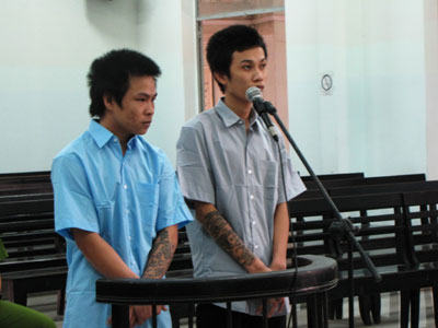 Chèo xuồng đi trộm cắp