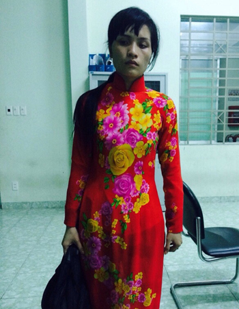 Giả cô giáo, lừa học sinh