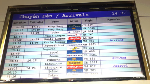 Nhiều chuyến bay nước ngoài đến sân bay Tân Sơn Nhất hôm 20.11 đã bị trễ do sự cố mất điện - Ảnh: Mai Vọng