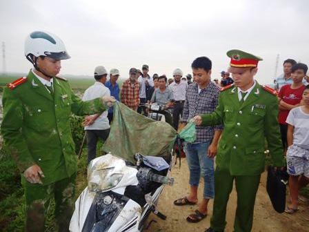 Hơn 300 người vây bắt hai tên cẩu tặc giữa ban ngày