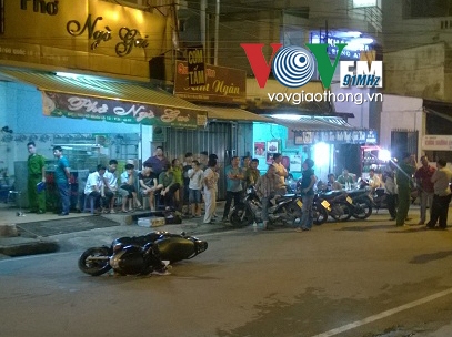 Người đàn ông bị đâm nhiều nhát dao sau va chạm giao thông