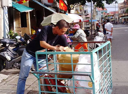 Ấm lòng người nghèo khó