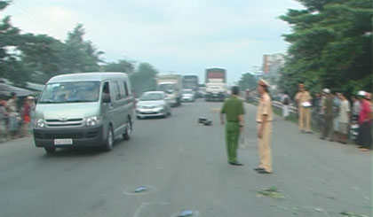 Xe tải đụng người đi bộ tử vong tại chỗ