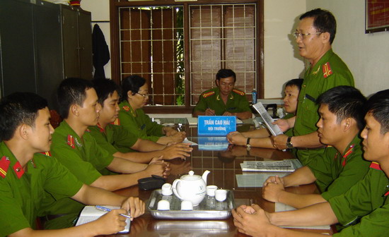 Truy bắt, vận động đầu thú nhiều đối tượng truy nã