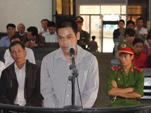 Chém chết chị gái vì 10 000 đồng, lãnh án chung thân