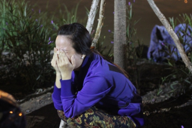 Cô gái nhảy cầu tự tử trước mặt người yêu