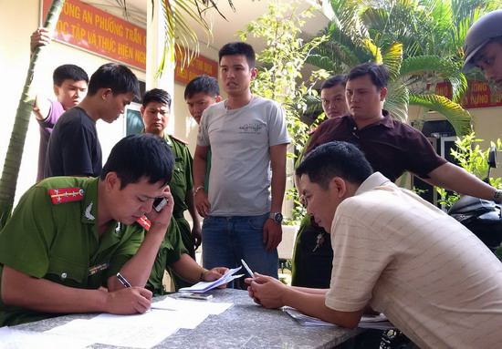 Từ trộm gà lòi ra… cướp giật