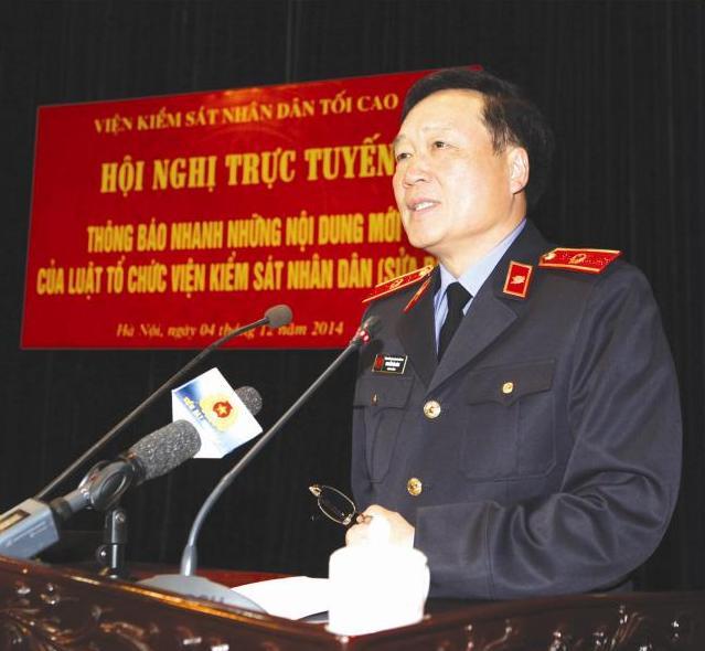 Viện trưởng VKSNDTC Nguyễn Hòa Bình phát biểu tại hội nghị.