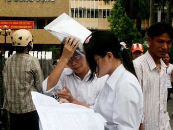 Tháng 3, thí sinh đăng ký môn thi của kỳ thi THPT quốc gia 2015