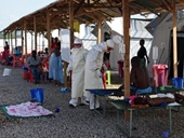 Bác sỹ thứ 10 ở Sierra Leone tử vong vì dịch bệnh Ebola